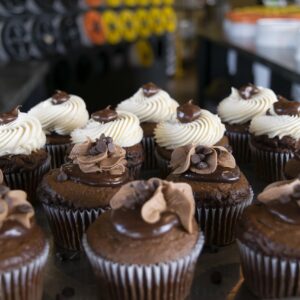 Assorted Cupcakes Treat - 6pcs
