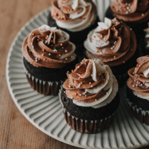 Chocolate Cream Cupcakes (6pcs)